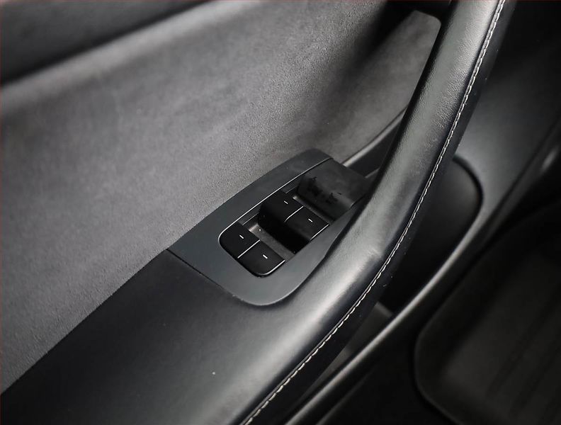 Tesla Model 3 (2021) Std Range Plus 52kWh, SoH 85% - fotka 13 z 21