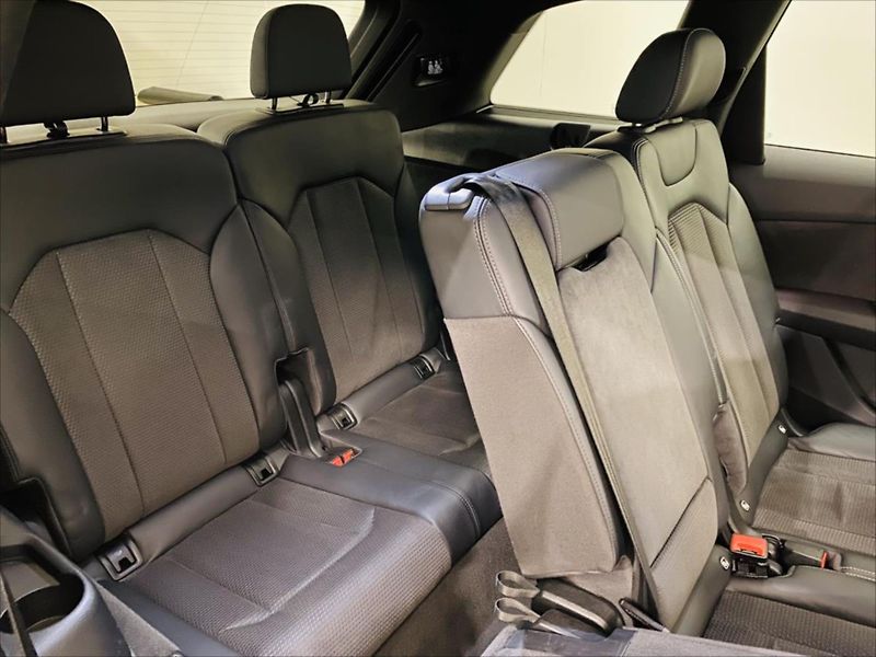 Audi Q7 3,0 TDI 210kW 7Míst S-Line - fotka 12 z 32