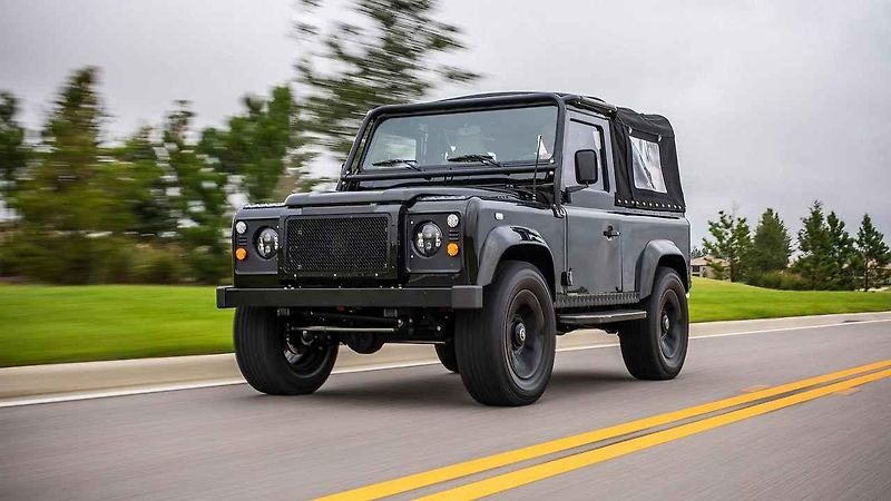 Land Rover Defender Honey Badger.