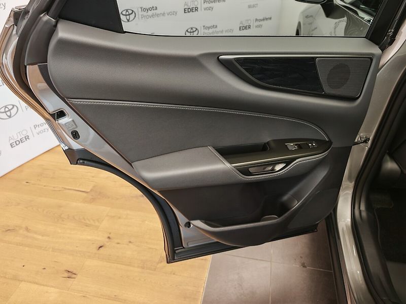 Lexus NX 450h plus 450h+ Executive Top - fotka 24 z 39