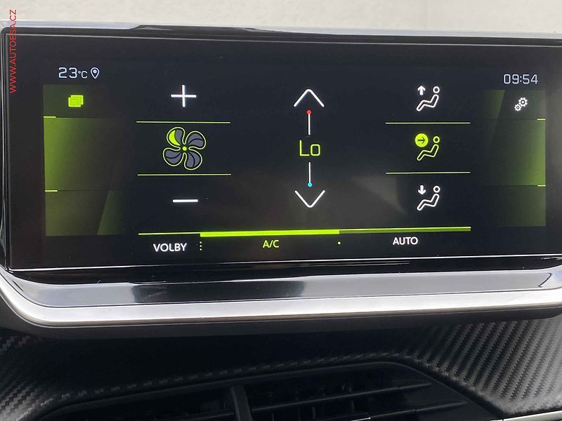 Peugeot 2008 (2023) 1.2 PT, Allure, AT, LED, TZ - fotka 19 z 19