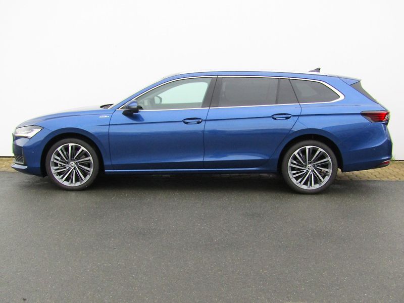Škoda Superb IV Combi 4x4 L&K 2.0 TDI /142k - fotka 3 z 30