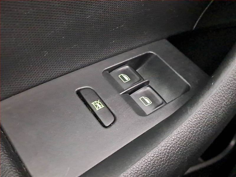 Škoda Rapid (2013) 1.2 TSI, Tempomat - fotka 15 z 16