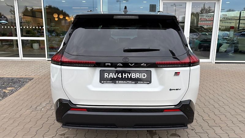 Toyota RAV4 4x4 PHEV GR Sport - fotka 4 z 23