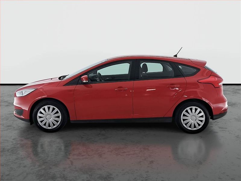 Ford Focus (2018) 1.6 i - fotka 3 z 16