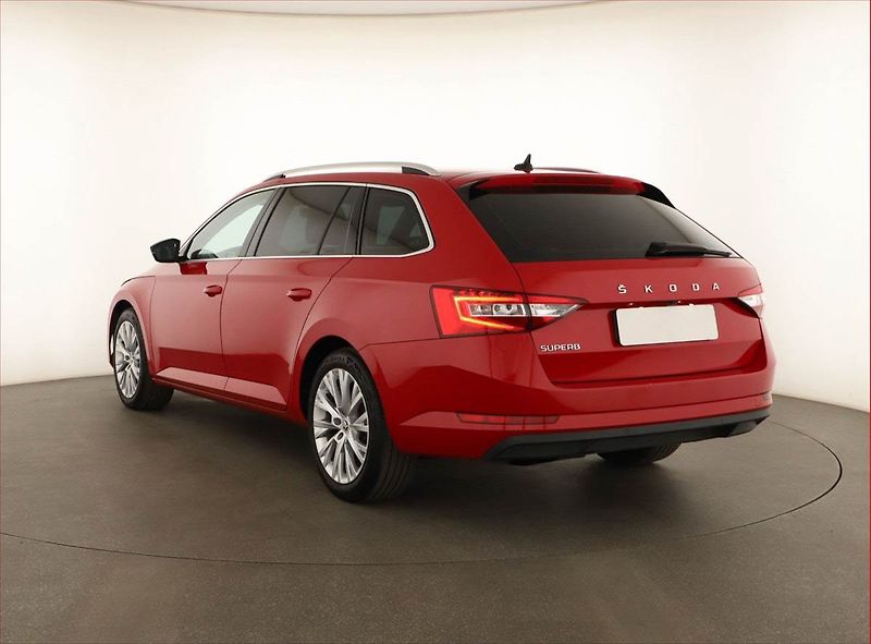 Škoda Superb (2022) Style 2.0 TDI - fotka 4 z 21