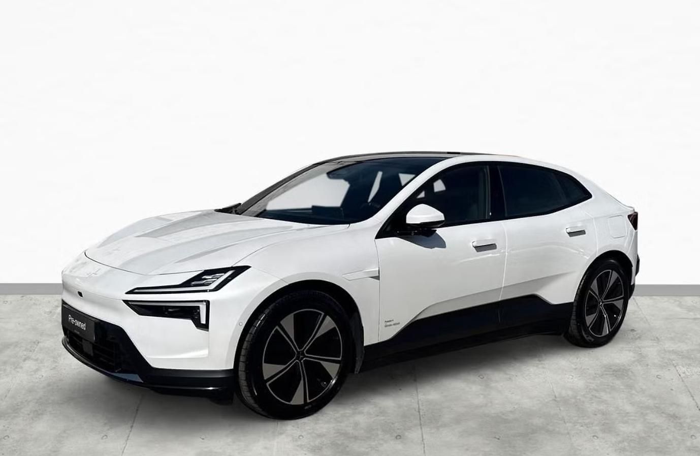Polestar 4 LR AWD Plus Pilot 360kam Pano.