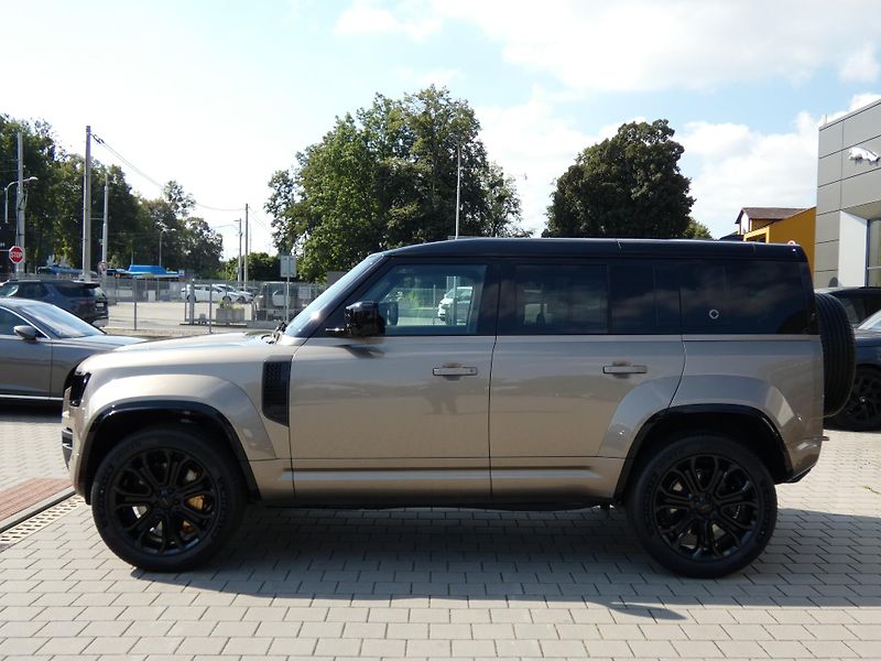Land Rover Defender 110 4,4 OCTA P635 - fotka 3 z 46