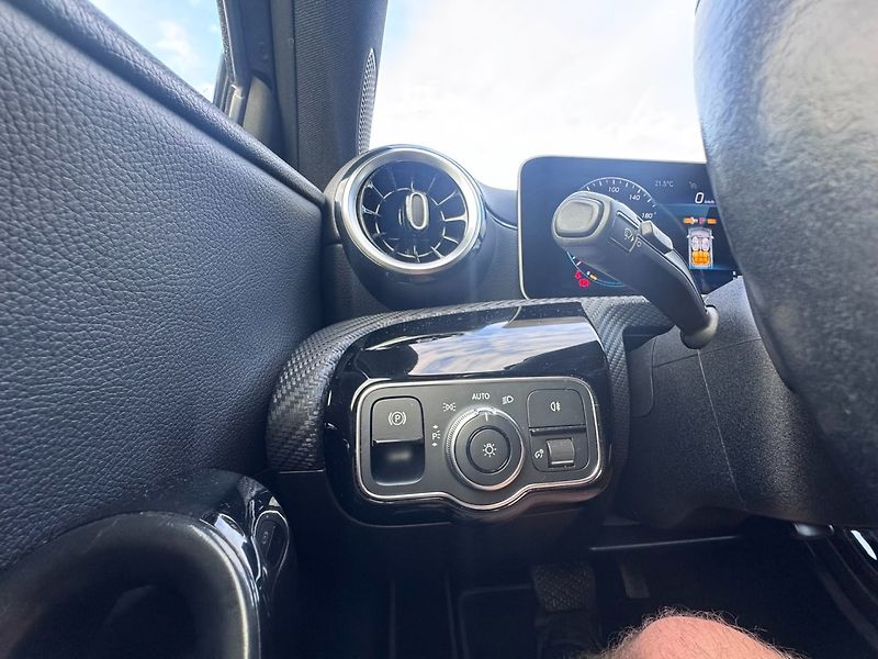 Mercedes-Benz Třídy A (2019) 180D 1,5 85 KW AUTOMAT SPORTB. - fotka 26 z 50