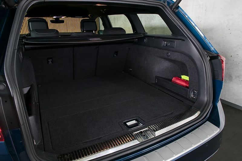 Volkswagen Passat 2.0TDI 110kW DSG IQ 360 Webast - fotka 31 z 35