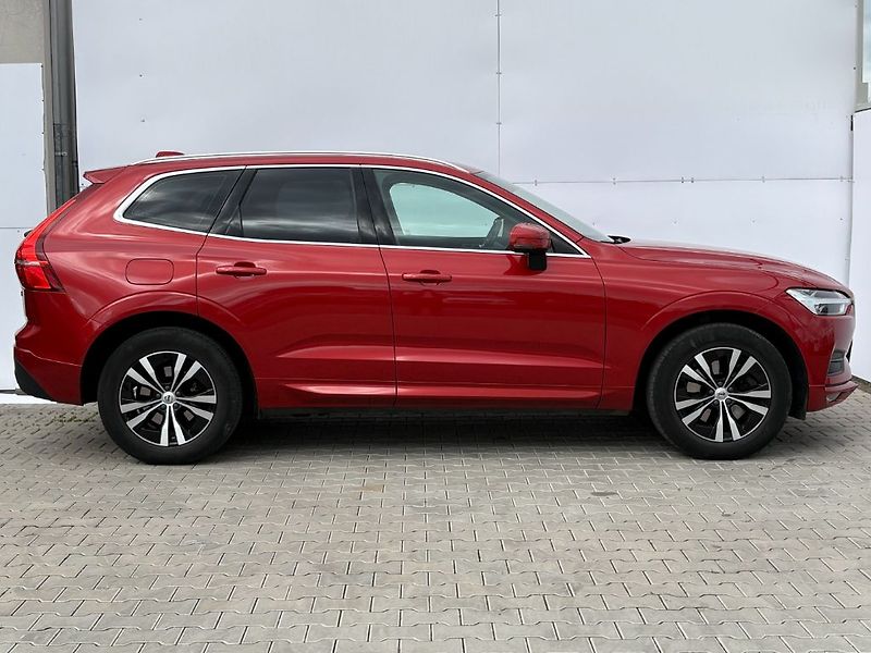 Volvo XC60 Momentum Pro B4 184kW - fotka 4 z 25
