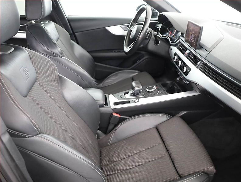 Audi A4 (2016) S-Line 2.0 TDI, Automat - fotka 7 z 19