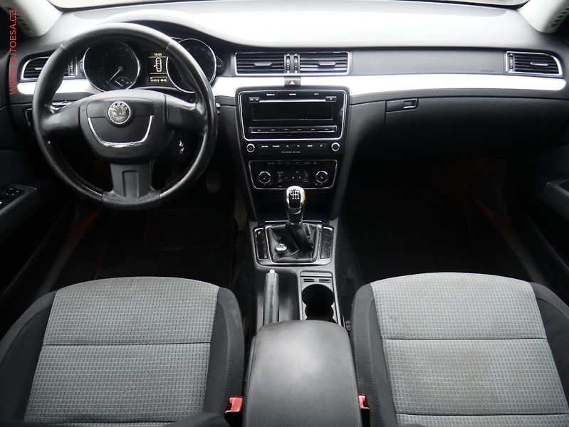 Škoda Superb (2010) 2.0 TDi, ČR, Ambition - fotka 8 z 19