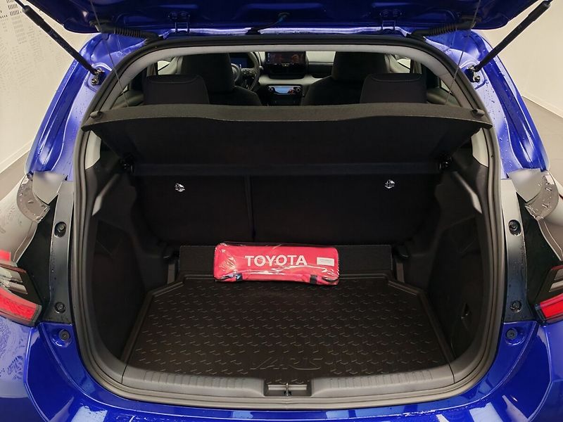 Toyota Yaris 1.5 Hybrid e-CVT Style - fotka 9 z 30