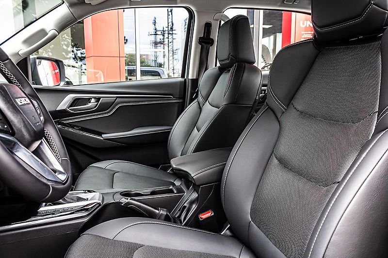Isuzu D-Max (2025) 1,9 D AT 4x4  LSE Double Cab - fotka 15 z 31