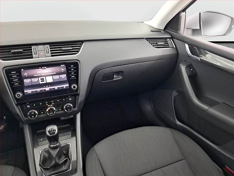 Škoda Octavia (2017) Style 1.0 TSI, Serv.kniha - fotka 8 z 19
