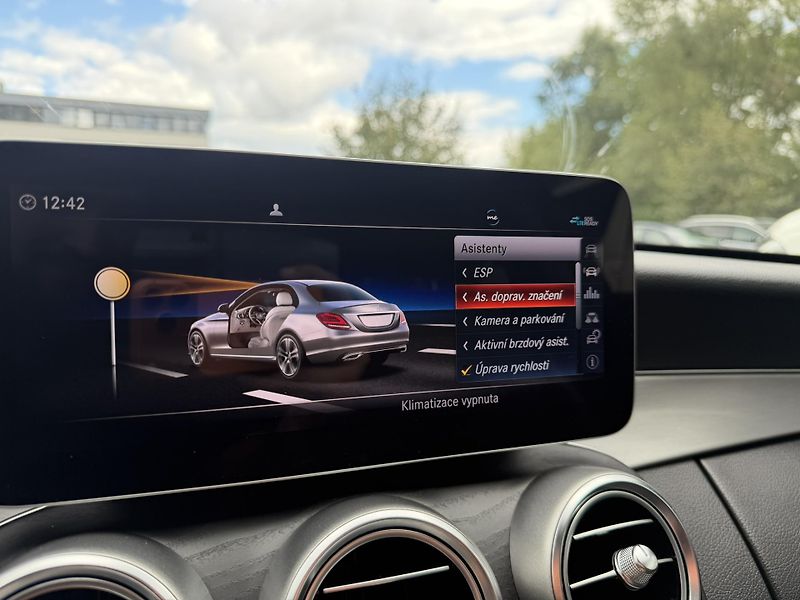 Mercedes-Benz Třídy C (2019) C 300d 4Matic AMG Line - fotka 24 z 32