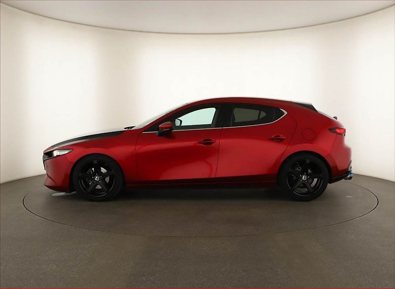 Mazda 3 (2021) 2.0 e-Skyactiv X - fotka 3 z 15