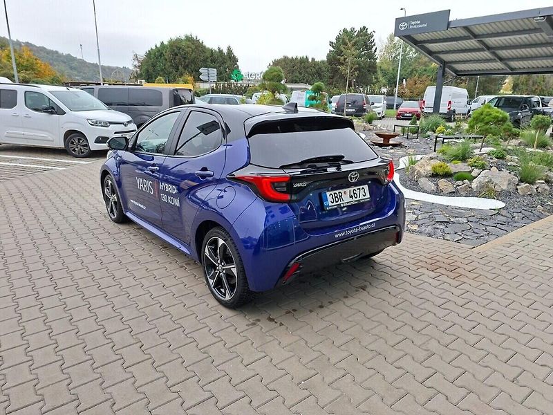 Toyota Yaris 1.5 HEV 130K Executive - fotka 5 z 12
