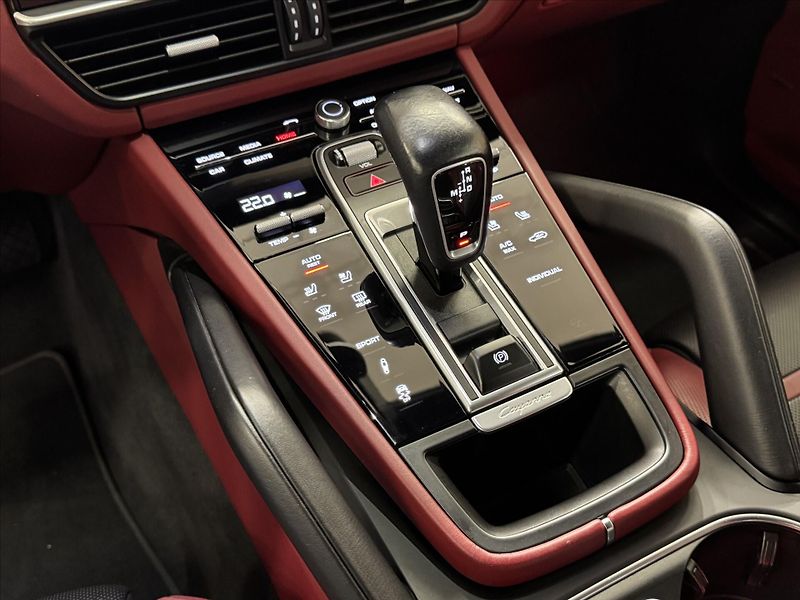 Porsche Cayenne 3.0 V6 PANORAMA SOFT CLOSE - fotka 12 z 29