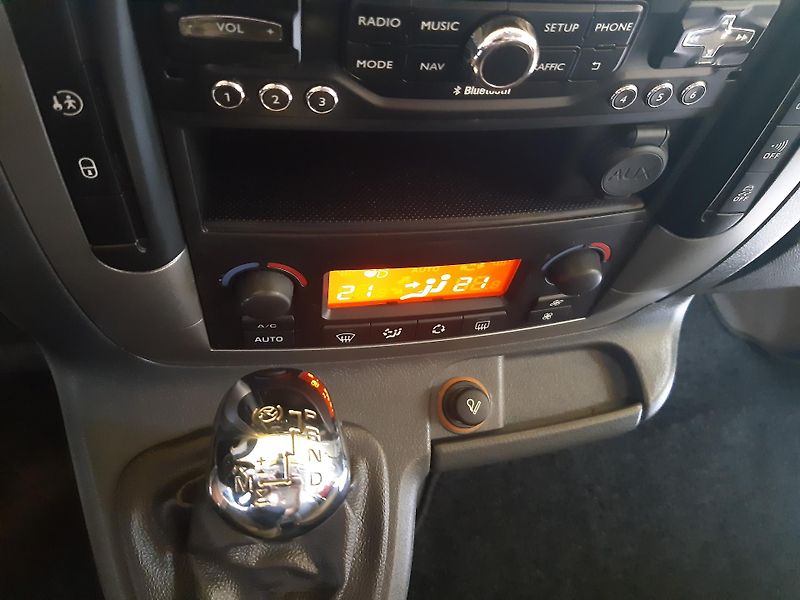 Citroën Jumpy 2.0HDI MULTISPACE 7míst L2 - fotka 11 z 21
