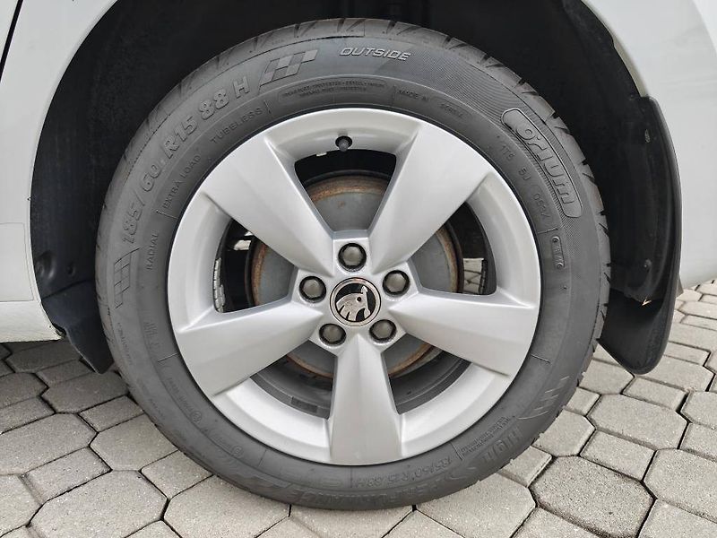 Škoda Rapid Ambition 1,2 TSI - fotka 19 z 21