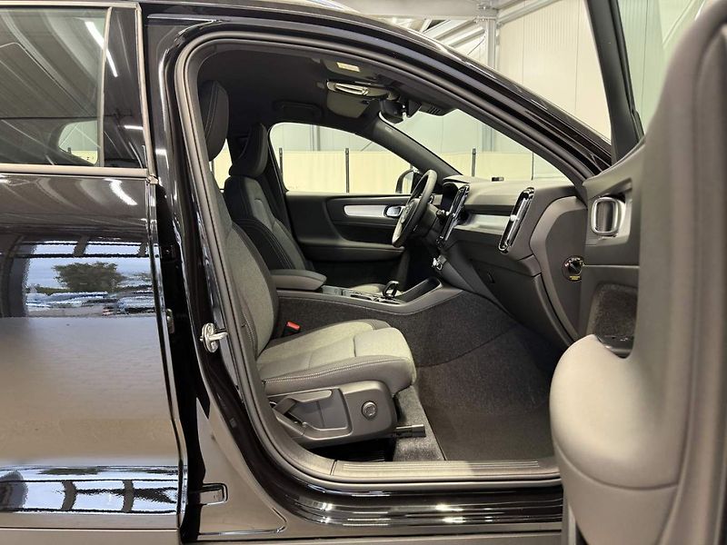 Volvo XC40 (2026) B3 2.0L 163 HP AT7 FWD CORE - fotka 17 z 23