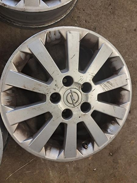 Opel Vectra alu kola 5x110 R16 - fotka 5 z 7
