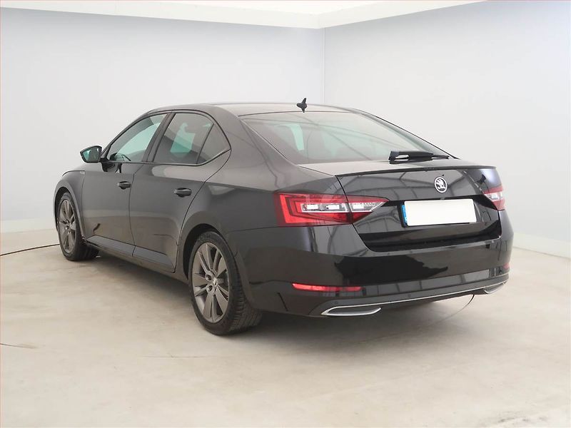 Škoda Superb (2018) Sportline 2.0 TDI, Serv.kniha - fotka 4 z 18