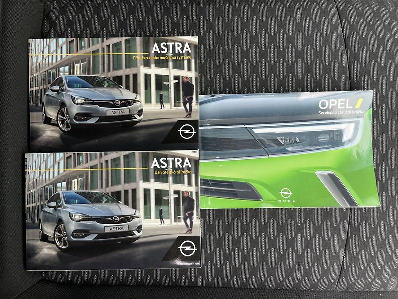 Opel Astra 1,5 CDTi Edition ST PDC+AC - fotka 18 z 23