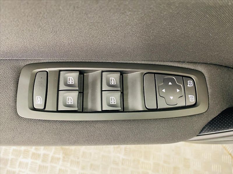 Renault Mégane 1,3 TCe 85 kW 1. maj. ČR - fotka 11 z 25
