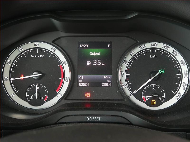 Škoda Karoq (2017) Style 1.5 TSI - fotka 11 z 18