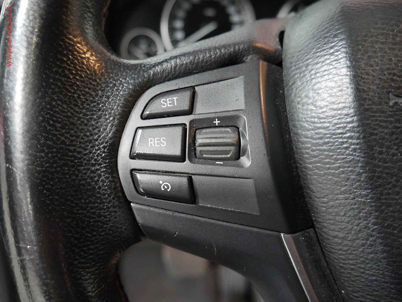 BMW X3 (2011) 2.0 D xDrive20d, 1.maj, AT - fotka 12 z 22