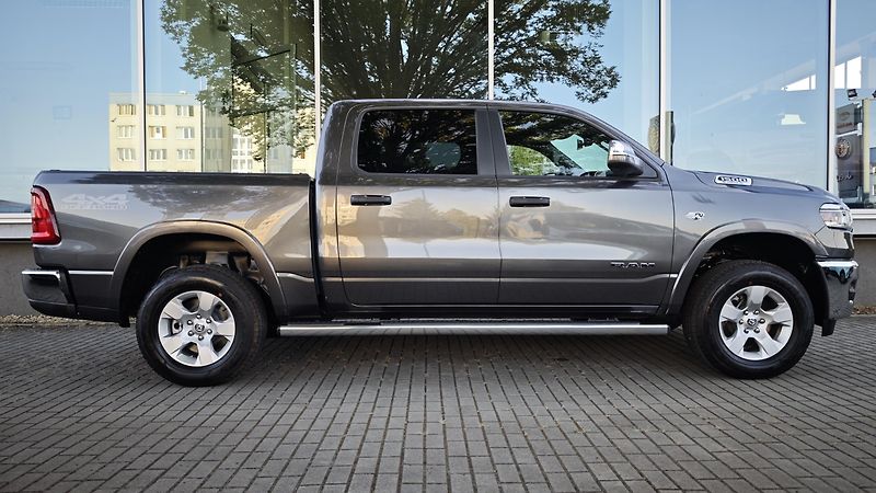 Dodge RAM (2026) 1500, 5.7 V8  Bighorn MY26 - fotka 5 z 50