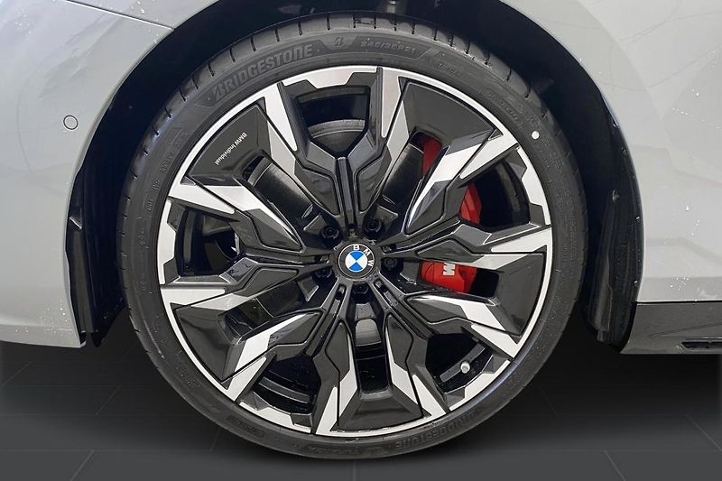 BMW Řada 5 540d xDrive Sedan - fotka 3 z 9