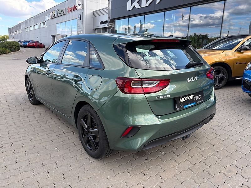 Kia Ceed 1.5 T-GDi Exclusive 118kW - fotka 4 z 9
