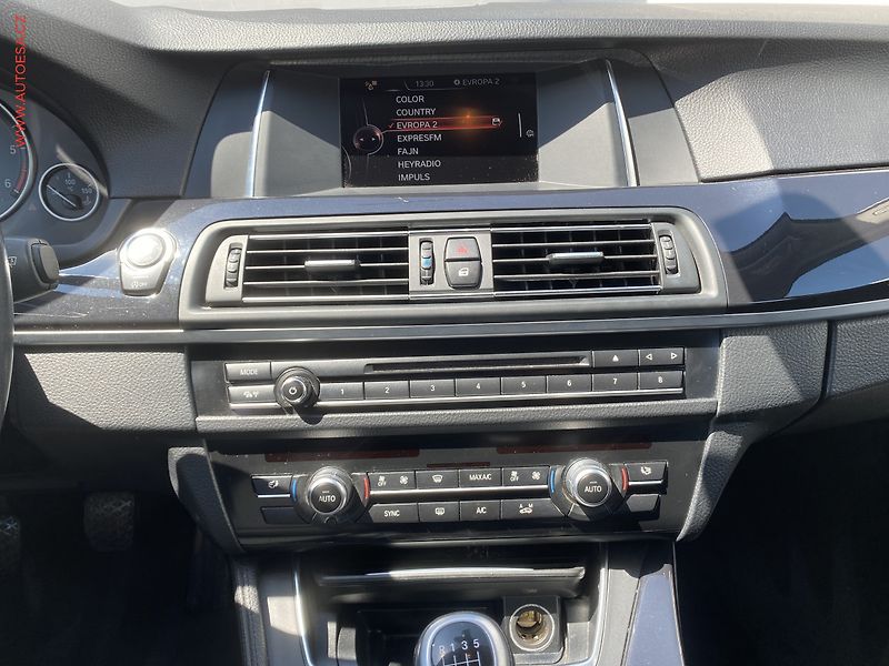 BMW Řada 5 (2016) 2.0d 520d, ČR, LED - fotka 13 z 20
