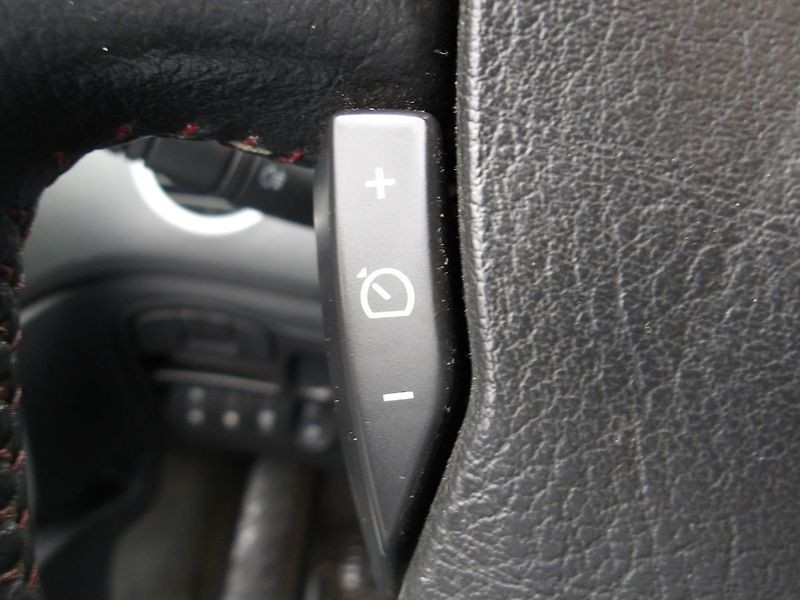 Renault Espace 2,0DCi 110kW 2 x ALU KOLA - fotka 24 z 36