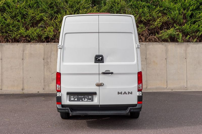 Volkswagen Crafter 2.0 TDI L2H2*DPH*40t.KM* - fotka 5 z 28