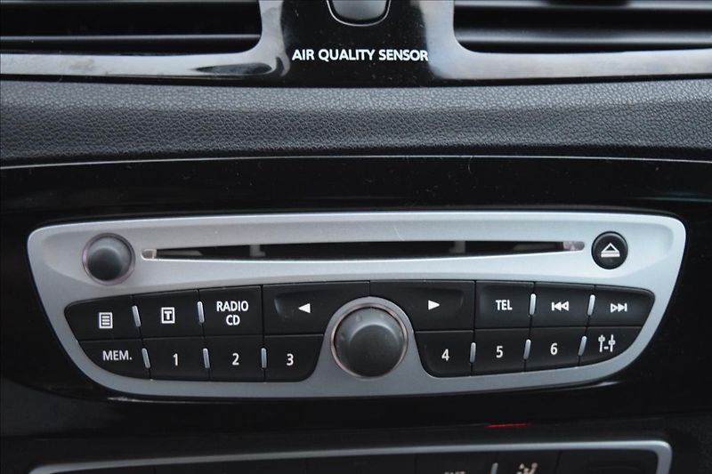 Renault Scénic 1,9 DCI 96KW TAŽNÉ NAVI KAMERA - fotka 49 z 57