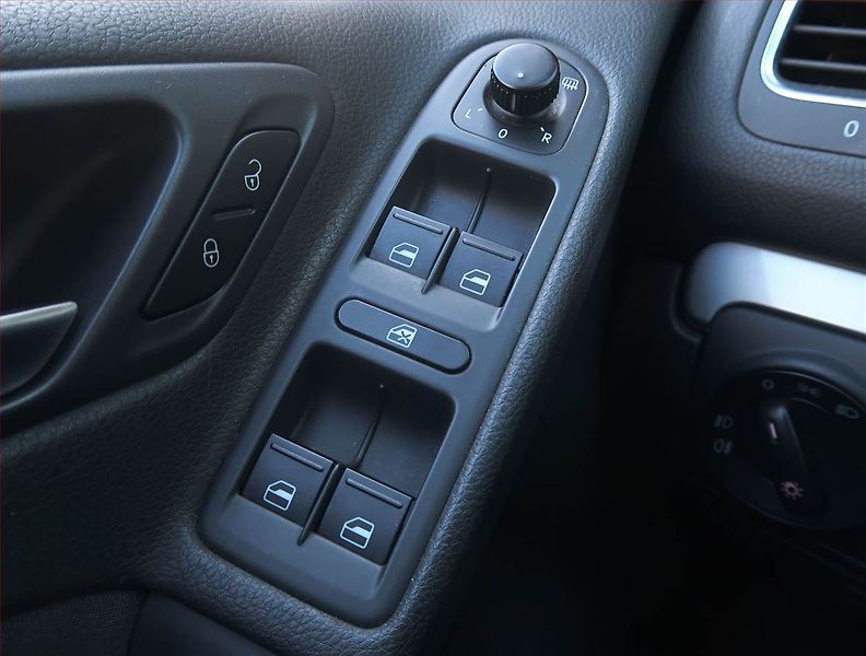 Volkswagen Golf (2011) 1.2 TSI, Tempomat - fotka 14 z 14
