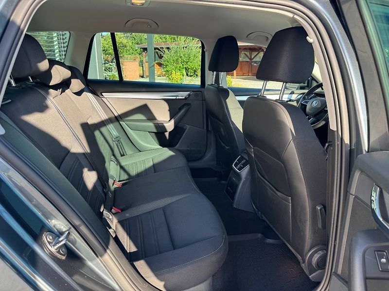 Škoda Octavia (2018) Style 1,0 TSI 85 Kw - fotka 25 z 36