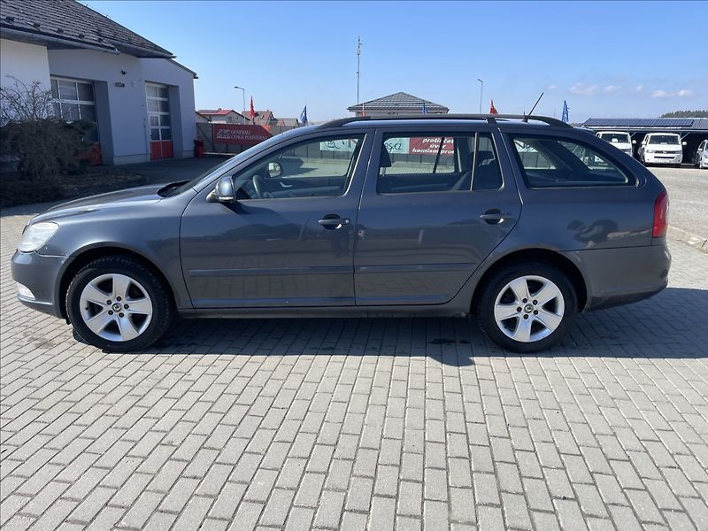 Škoda Octavia 2,0 TDi 103kw CFH Euro5 - fotka 28 z 32