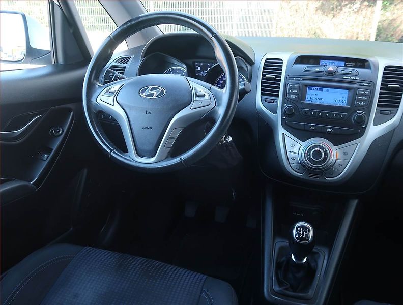 Hyundai ix20 (2014) 1.4 CVVT, ČR,1.maj - fotka 7 z 15