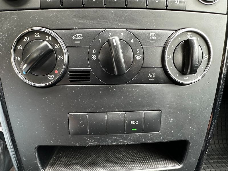 Mercedes-Benz Třídy A 1,5 i 70KW-A 160 KLIMA-SERVIS! - fotka 25 z 32