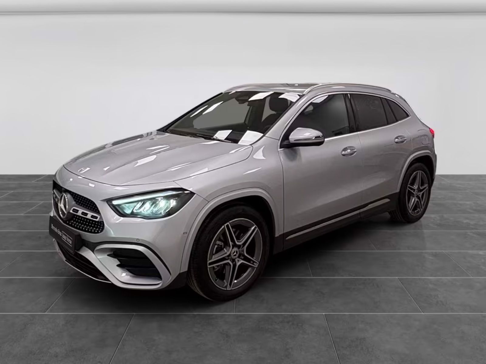 Mercedes-Benz GLA 180 AMG Kamera Keyless Ambient