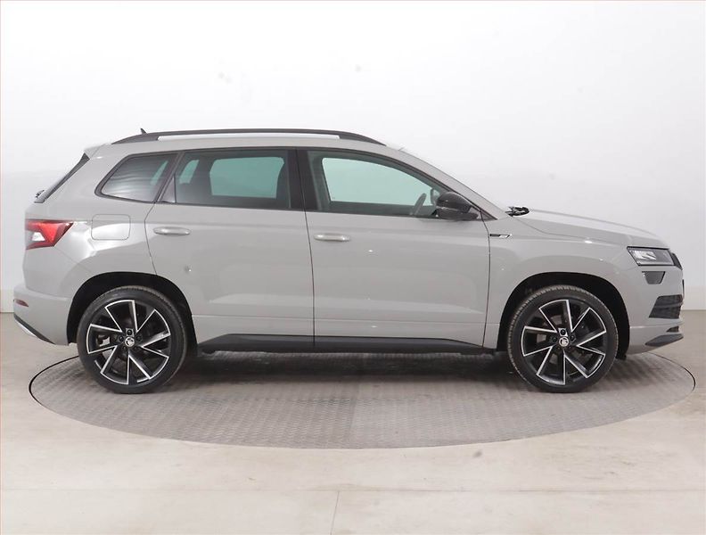 Škoda Karoq (2022) Sportline 1.5 TSI - fotka 6 z 16