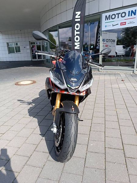 Aprilia Tuono 660 (2025) Factory Dark Beshee + 4roky zá - fotka 2 z 12