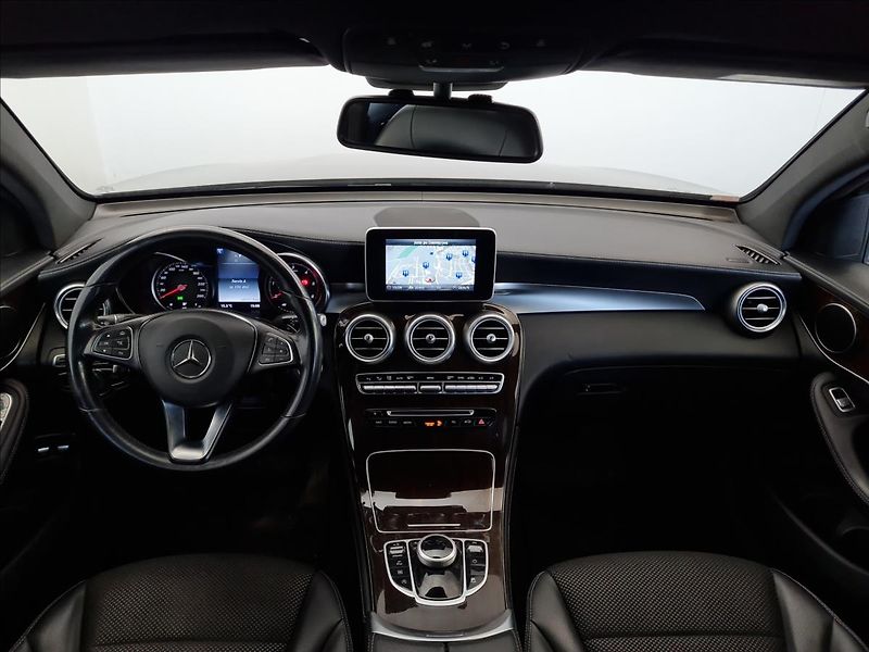 Mercedes-Benz GLC 250 d 4MATIC kupé - fotka 13 z 21