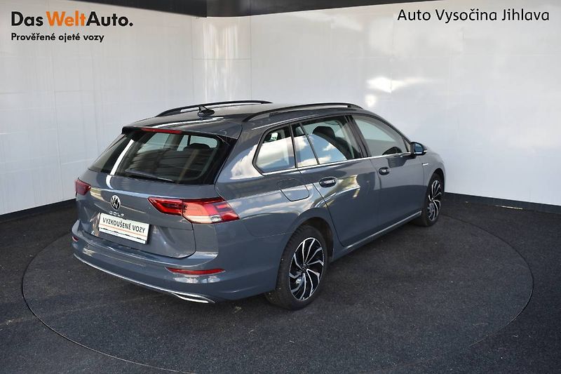 Volkswagen Golf Variant (2023) 1.5TSI 96kW Style,Manuál - fotka 2 z 26